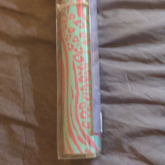 Animal Print Locker Wallpaper Claire's NWT Peel and Stick Wallpaper 8.5" x 40" - Picture 4 of 14